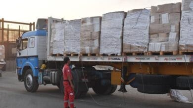 الهلال الأحمر المصري يدفع بـ"زاد العزة" الـ15 إلى غزة لتقديم دعم غذائي وطبي 4 13 3