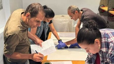 مجمع الفنون يحتفي بـ «كوكب الشرق».. «صوت مصر» معرض فني يقدم سيرة أم كلثوم بصورة جديدة 3 21