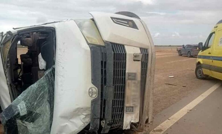 حادث انقلاب ميكروباص بأطفيح يسفر عن إصابة 6 أشخاص 1 7 19