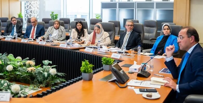 تعهد جديد من "الضرائب" لرجال الأعمال: شراكة لإنهاء النزاعات ودعم الاقتصاد 1 9 8