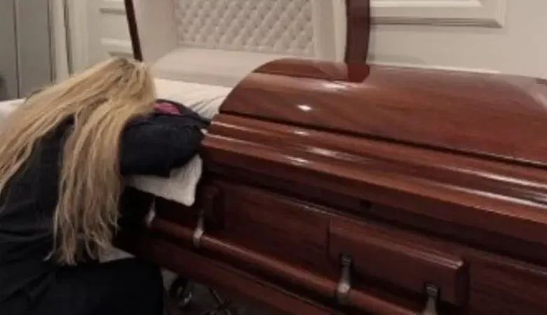 "يا فاشي! خذ هذا!".. السلطات الأميركية تكشف تفاصيل عن قاتل الناشط اليميني تشارلي كيرك 1 13 10