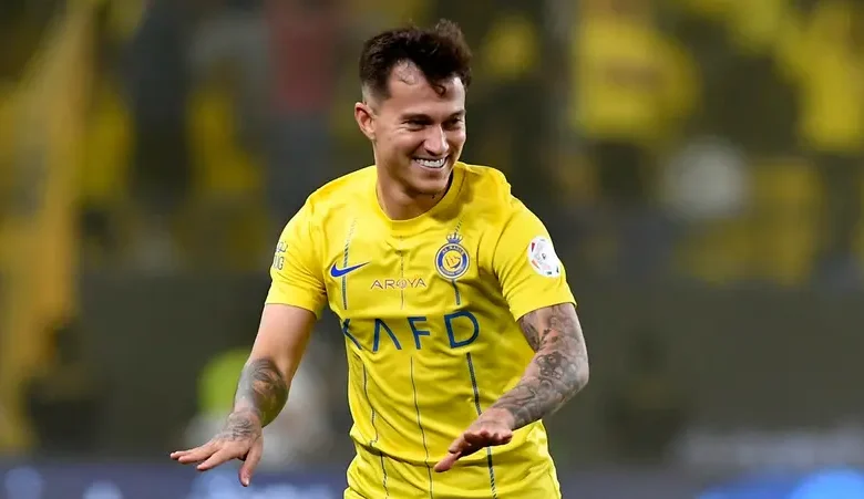 بسبب قرار المدرب جيسوس.. أوتافيو يغادر النصر وينتقل إلى القادسية 1 24 4