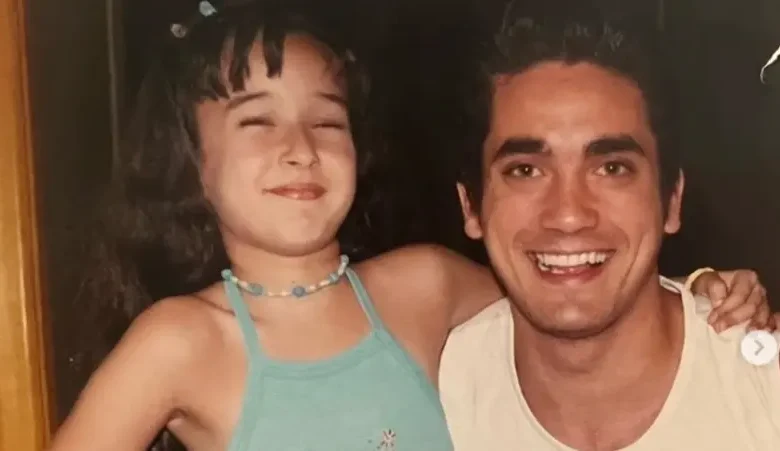 صور نادرة من الطفولة.. هنا الزاهد تكشف عن صورة تجمعها بأمير كرارة في بداية مسيرته 1 37 12
