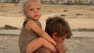 في ظل النزوح المستمر.. لجنة إغاثة مصرية تصل لطفلين تصدرا مواقع التواصل في غزة 2 40 11