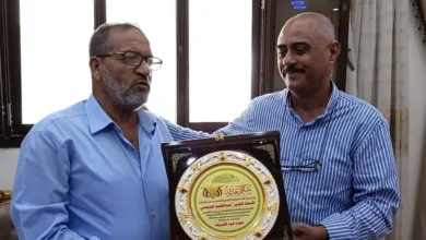 الوفاء بعد 35 عاماً: كيف أنهى يمني رحلة بحث دامت 9 سنوات عن معلمه المصري 1 10 2