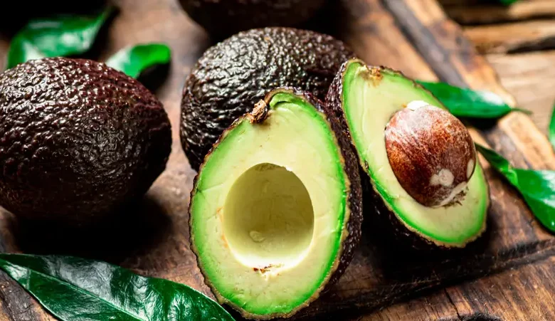 اللغز البيولوجي للأفوكادو: الأكسدة تنتج "الميلانين" فهل يجب رمي الثمرة المتغيرة اللون؟ 1 15 5