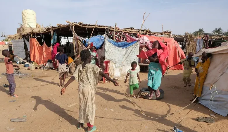 الفاشر وبؤر النزاع: أكثر من 4 آلاف سوداني يفرون في أسبوع واحد وتفاقم الأزمة الإنسانية 1 3 13