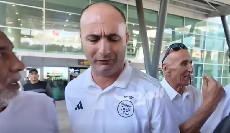 رد حكيم من محرز وبلايلي يطفئ نار الغضب: اللاعبان يدعوان المسن المتضرر إلى معسكر "الخُضر" 1 46 2