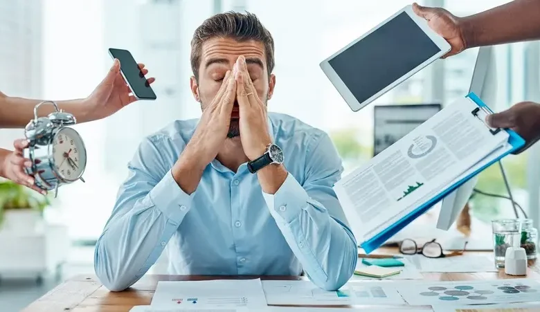 عادات مدمرة: كيف تسرق 4 ممارسات يومية شباب بشرتك؟ 1 48 1
