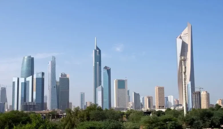 تفاوت خليجي في "S&P": الكويت تحافظ على نظرة مستقرة بفضل قوة الميزانية، والبحرين تخسر تصنيفها وسط توقعات بارتفاع الدين 1 10 18