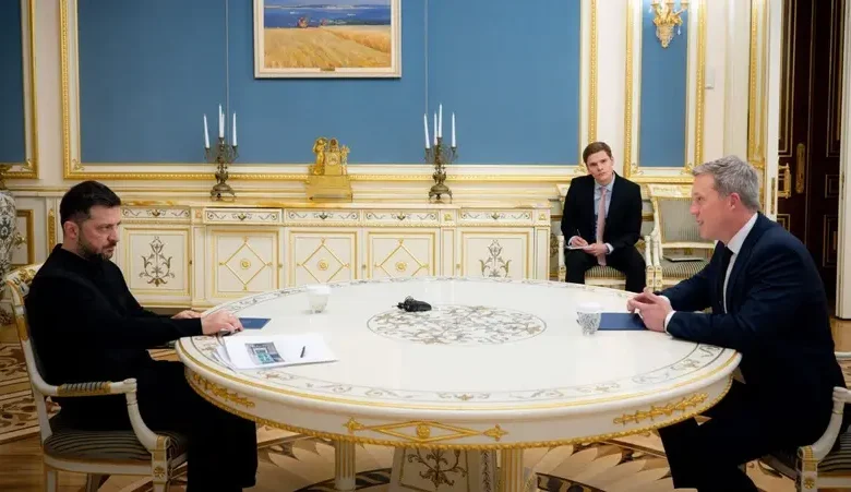 🤝 واشنطن تؤكد إبرام اتفاق سلام مع أوكرانيا.. تعديلات في المسودة تلغي تقليص الجيش والعفو عن الجرائم 1 3 21
