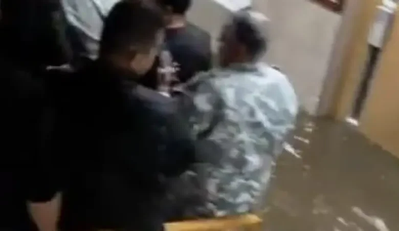 🌊 لبنان تحت المطر: فيديو غرق مبنى وزارة العمل يفجر سخطاً واسعاً بشأن "البنية التحتية المتهالكة" 1 7 21
