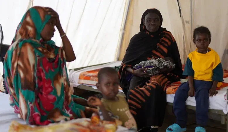 مطالبة بـ "حكومة مدنية" في السودان.. والدعم السريع والبرهان يتنافسان على الترحيب بجهود ترامب والرياض لوقف القتال 1 9 18