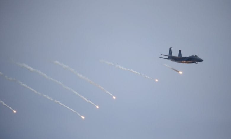 عاصفة الفولاذ فوق البادية: 100 مقذوف ذكي يمزق أوصال "داعش" في عملية أمريكية أردنية خاطفة 1 6945eeee4c59b72a783b445b