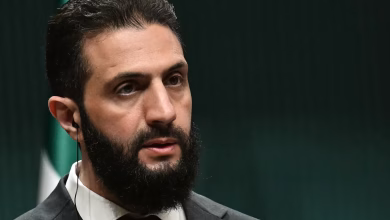 من "المخابئ" إلى "الأسواق".. أحمد الشرع يكسر طوق الشائعات بجولة في قلب دمشق ويرد على أنباء استهدافه 3 319753