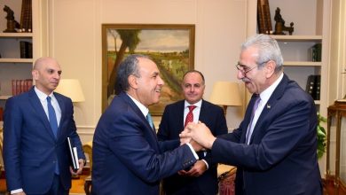 "ابتزاز جمركي": الأسهم الأوروبية تنزف اليوم 19 يناير 2026 بعد تهديد ترامب بعقوبات "غرينلاند" الشاملة 1 696e19984236044c9d3d39d5 1
