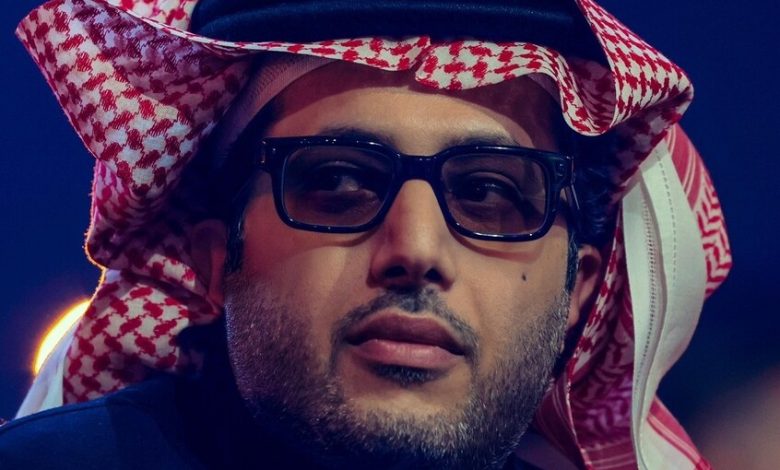 "زلزال أولد ترافورد في الرياض": كيف احتفل تركي آل الشيخ بسقوط أرسنال؟ تفاعل ناري من رئيس هيئة الترفيه مع "ريمونتادا" مانشستر يونايتد في مطلع 2026. 1 6977661142360447002c5373