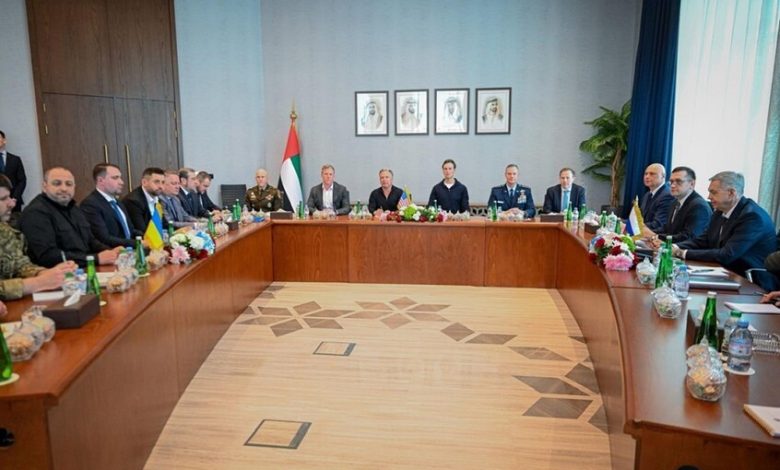"وجهاً لوجه في أبوظبي": لقطات تاريخية من الجولة الثانية لمفاوضات "روسيا وأوكرانيا" مطلع 2026.. والوساطة الأمريكية تقود مسار التهدئة اليوم الأربعاء 1 69834b1842360412907e5c2b