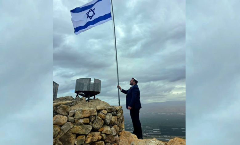 "مشاعل السيادة".. الوزير إلياهو يستفز الفلسطينيين من قمة سرطبة ويمهد لضم الأغوار 1 699d85db4c59b70d8803d331