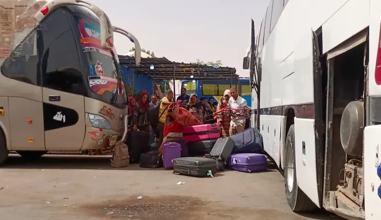 لغز المدرج الجوي على حدود مصر: مسيرات "أكينجي" تثير تساؤلات دولية.. وأول رد رسمي من القاهرة 1 ffdb5035 4441 4b47 8a6c 2c6dd052ce52 16x9 1200x676