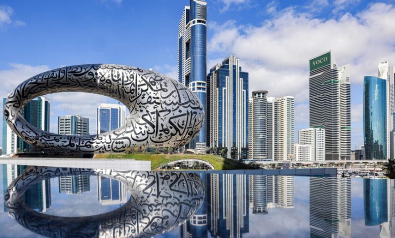 "بين الصدمة والاستنفار".. غارات إيرانية تضرب قلب دبي وتحول شواطئها السياحية إلى ثكنات عسكرية مغلقة 1 69a41a3d4c59b71f3f680421