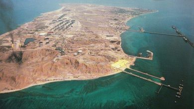 "طبول الحرب في جزيرة خرج".. روسيا تحذر من عملية برية أمريكية وإيران تتوعد بـ خنق الملاحة في البحر الأحمر 1 69c3f05d4c59b738872ad6dd