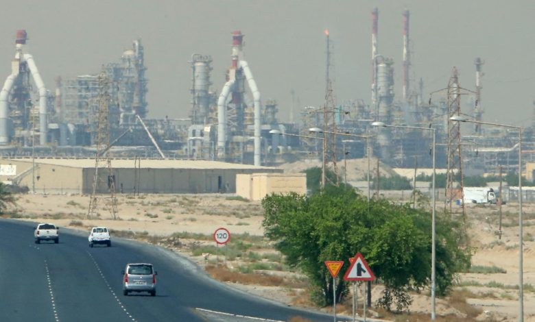 هجوم مسير على مصفاة الأحمدي النفطية الكويتية 1 d987d8acd988d985 d985d8b3d98ad8b1 d8b9d984d989 d985d8b5d981d8a7d8a9 d8a7d984d8a3d8add985d8afd98a d8a7d984d986d981d8b7d98ad8a9 d8a7d984