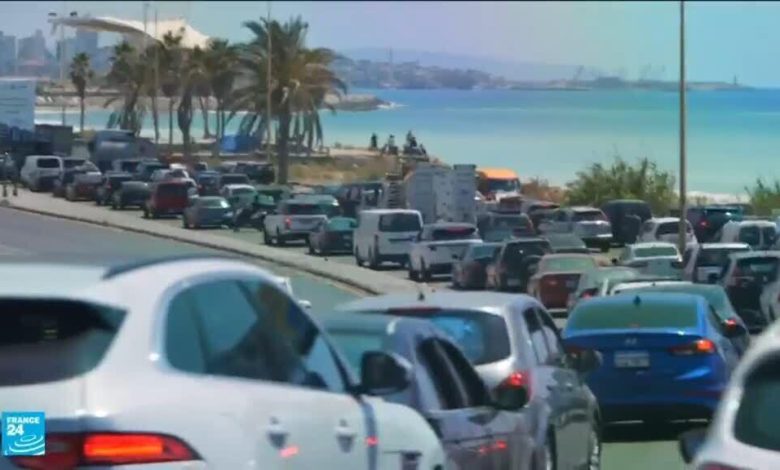 النازحون اللبنانيون بين أمل العودة وواقع التصعيد 1 d8a7d984d986d8a7d8b2d8add988d986 d8a7d984d984d8a8d986d8a7d986d98ad988d986 d8a8d98ad986 d8a3d985d984 d8a7d984d8b9d988d8afd8a9 d988d988