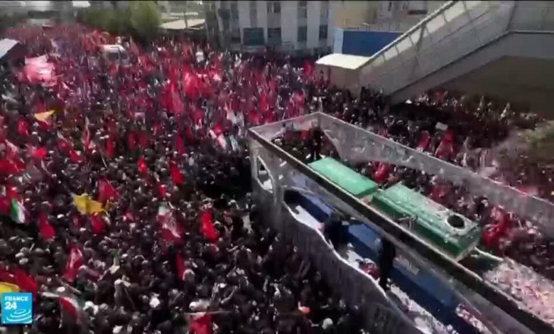 طهران تودع المرشد الأعلى بدموع السواد 1 d8b7d987d8b1d8a7d986 d8aad988d8afd8b9 d8a7d984d985d8b1d8b4d8af d8a7d984d8a3d8b9d984d989 d8a8d8afd985d988d8b9 d8a7d984d8b3d988d8a7d8af