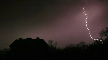 عاجل: صواعق رعدية قاتلة في الهند 1 d8b9d8a7d8acd984 d8b5d988d8a7d8b9d982 d8b1d8b9d8afd98ad8a9 d982d8a7d8aad984d8a9 d981d98a d8a7d984d987d986d8af