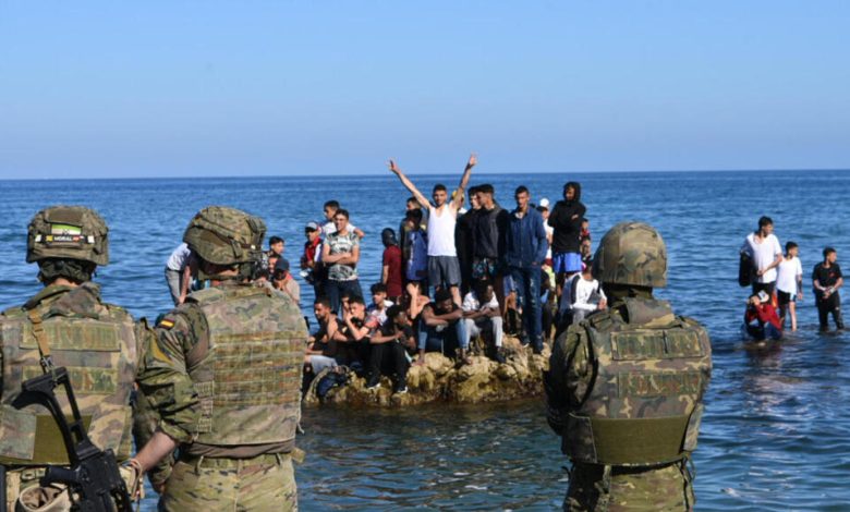إسبانيا تحقق في دور المغرب بعبور المهاجرين إلى سبتة 1 d8a5d8b3d8a8d8a7d986d98ad8a7 d8aad8add982d982 d981d98a d8afd988d8b1 d8a7d984d985d8bad8b1d8a8 d8a8d8b9d8a8d988d8b1 d8a7d984d985d987d8a7